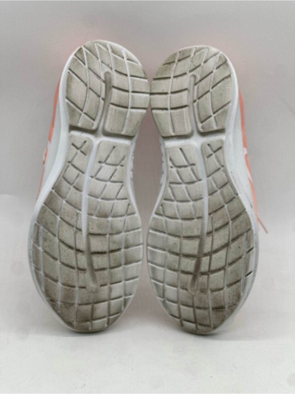 OOFOS Sneakers. Size 8.5 - Picture 9 of 9